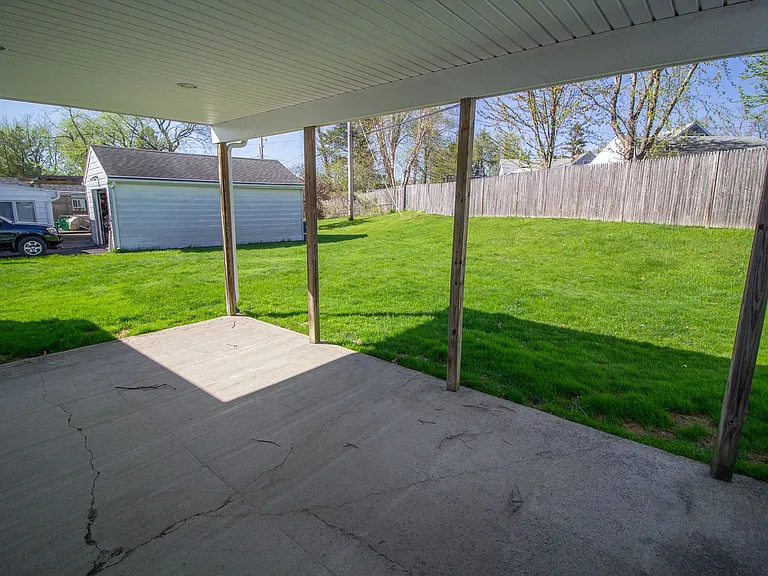 7 David Rd — Photo 6