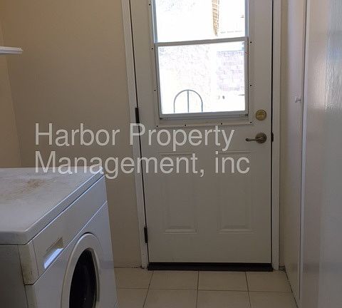 5th image of 1319 W 160th St