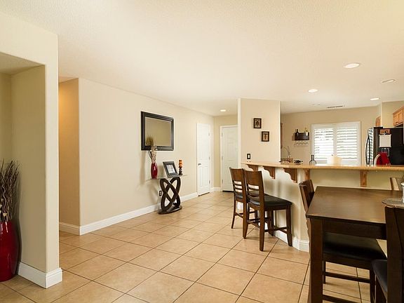 3rd image of 1641 Chateau Dr