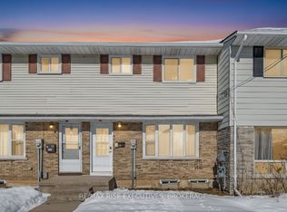 926 Amberdale Cres, Kingston, ON K7M 6V1