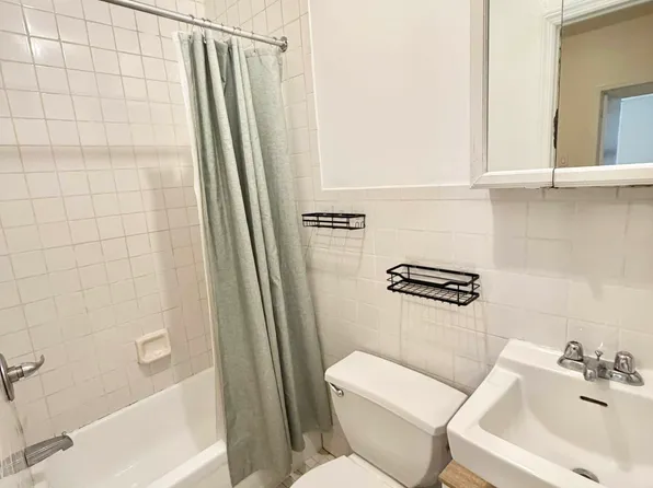 320 East 59th Street image 8 of 13