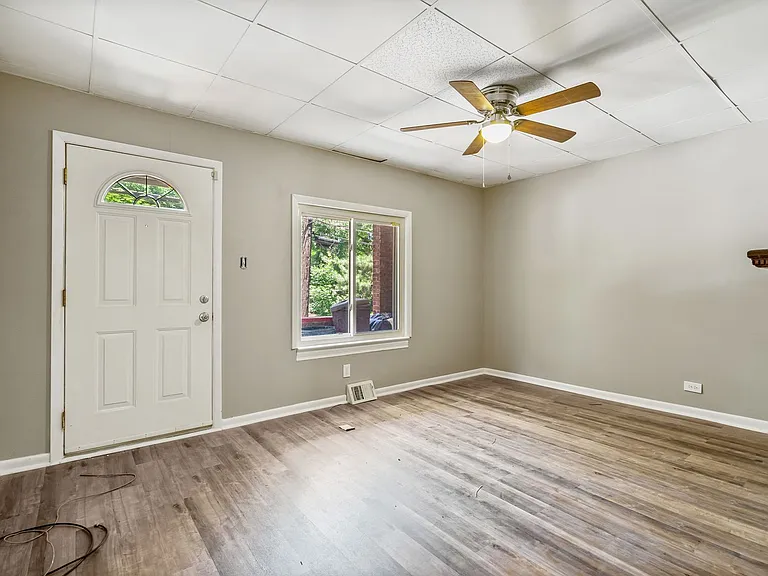 1231 Adon St — Photo 2