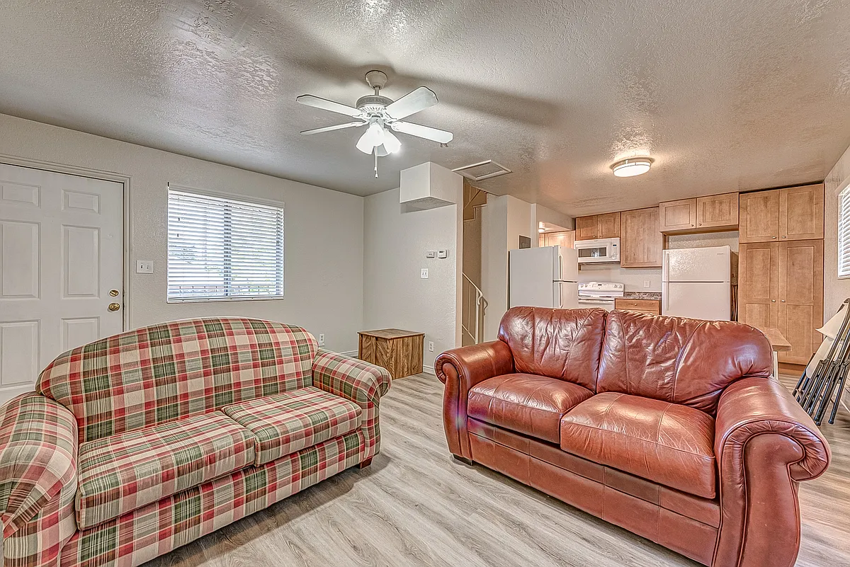 Building Photo - 553 N 700 E