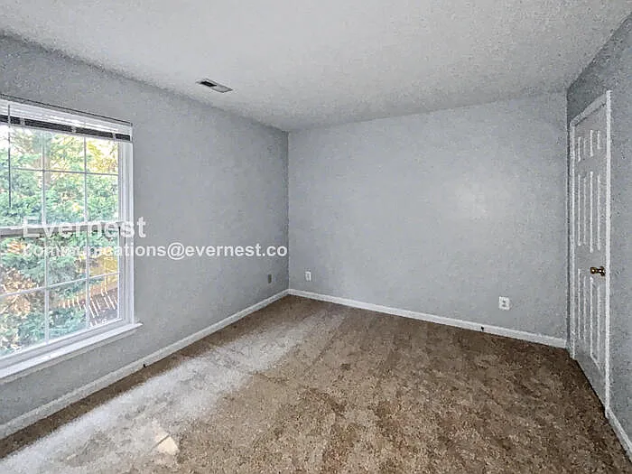 8 Sarrington Ct — Photo 23