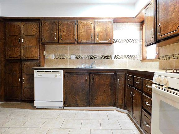 3rd image of 1224 NW Logan Ave