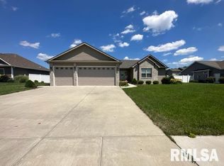 2000 W Rd Dr, Springfield, IL 62711