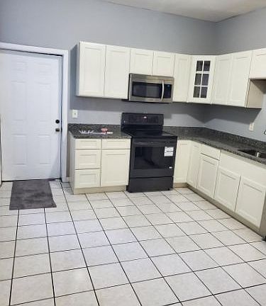5th image of 504 W 4th St