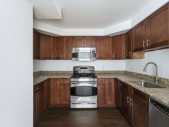 4th image of 809-815 22nd St #503