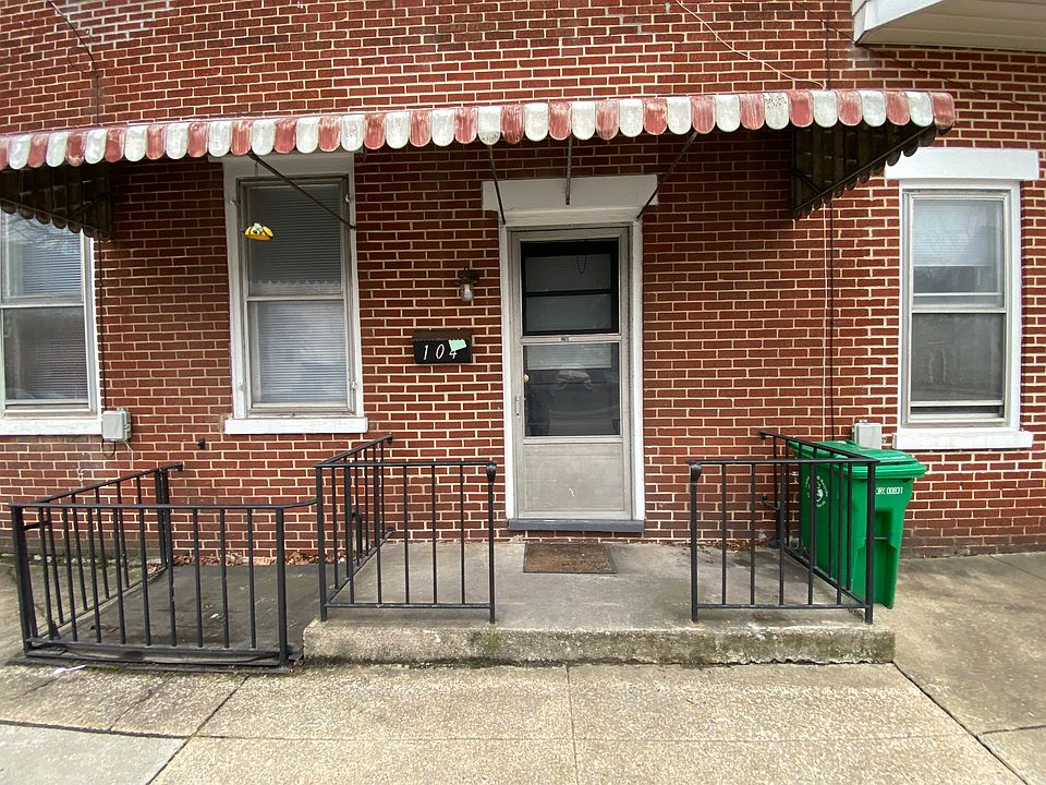 1st image of 104 E Louther St