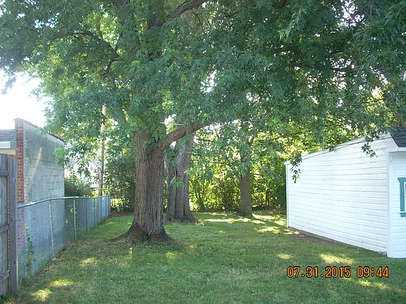 3rd image of 1211 Washington