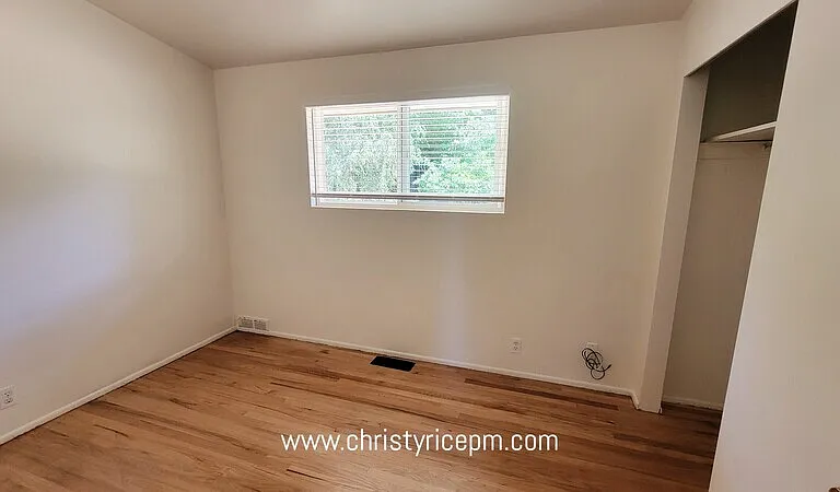 12051 SE 42nd St — Photo 8