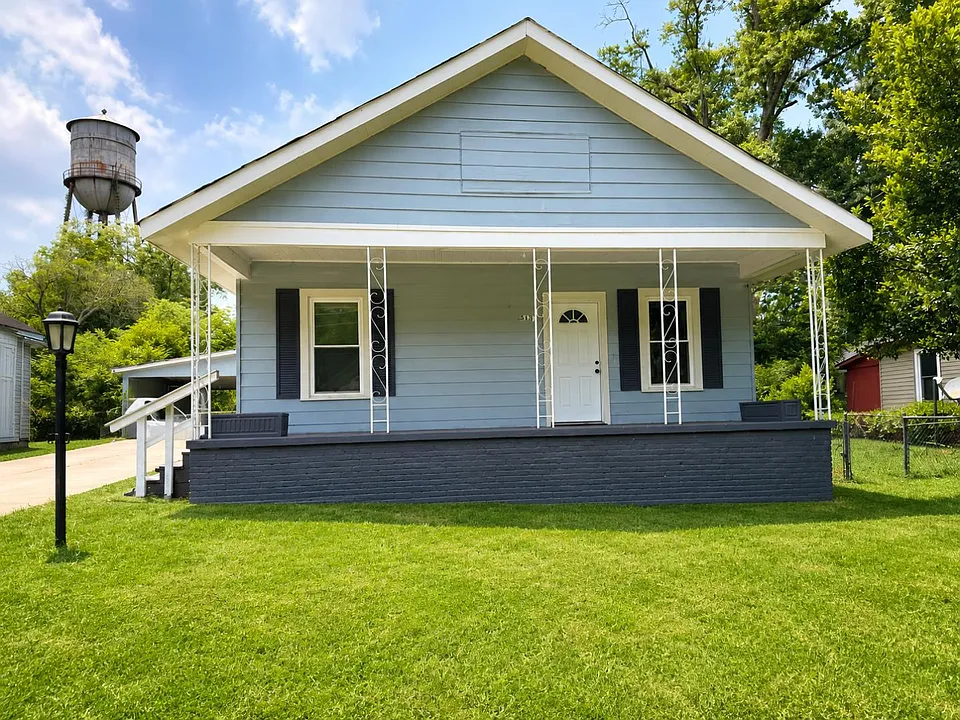 427 Lakeview St