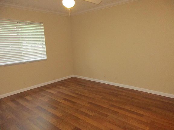 5th image of 1183 The Pointe Dr