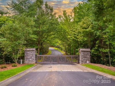 323 Shining Rock Path, Horse Shoe, NC, 28742