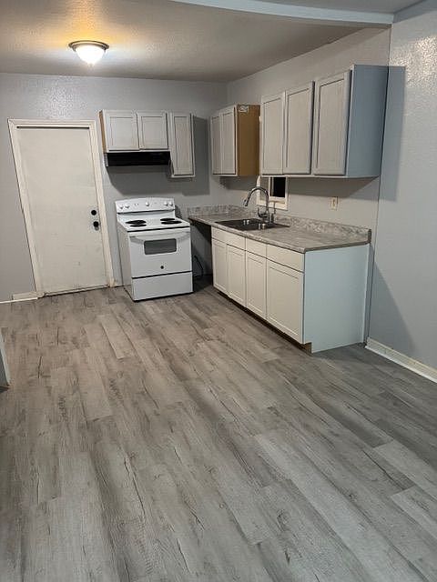 1st image of 2332 Keith St