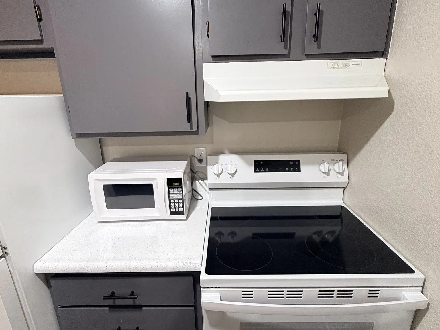 Cedar Apartments — Photo 3