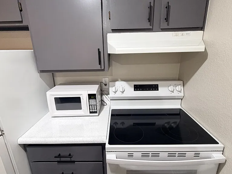 Cedar Apartments — Photo 3