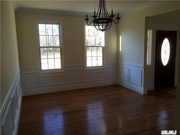 5th image of 12 Princess Ct
