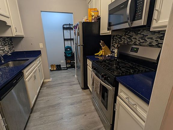 2nd image of 700 Wellington Ave Unit 413