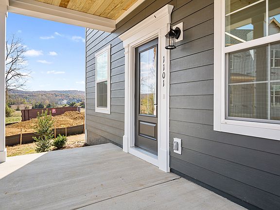 4th image of 1101 Balsam Ln