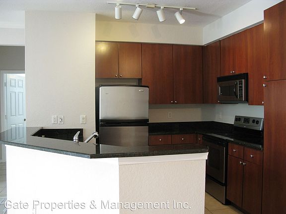 3rd image of 5225 Wellington Park Cir APT B55