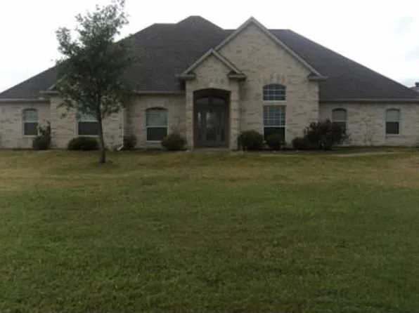 3245 Stampede Dr, Bryan, TX 77808