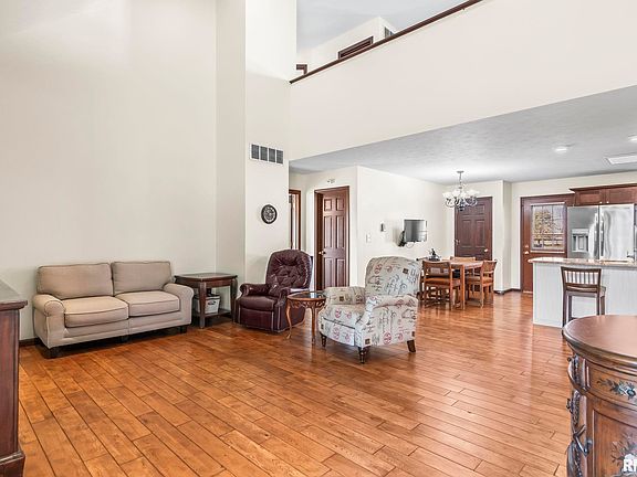 3rd image of 7713 W Outer Rd