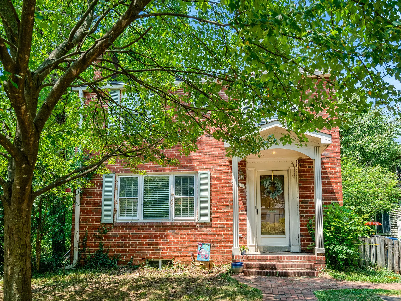 4 bed, 2.5 bath, 1808 sqft, $3,950 — Photo 2