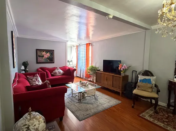 325 E 201 Street #5 G, Bronx, NY 10458