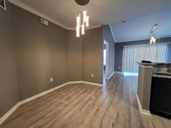 5th image of 330 Las Colinas Blvd #450