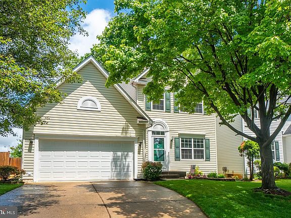 2nd image of 1 Candleridge Ct