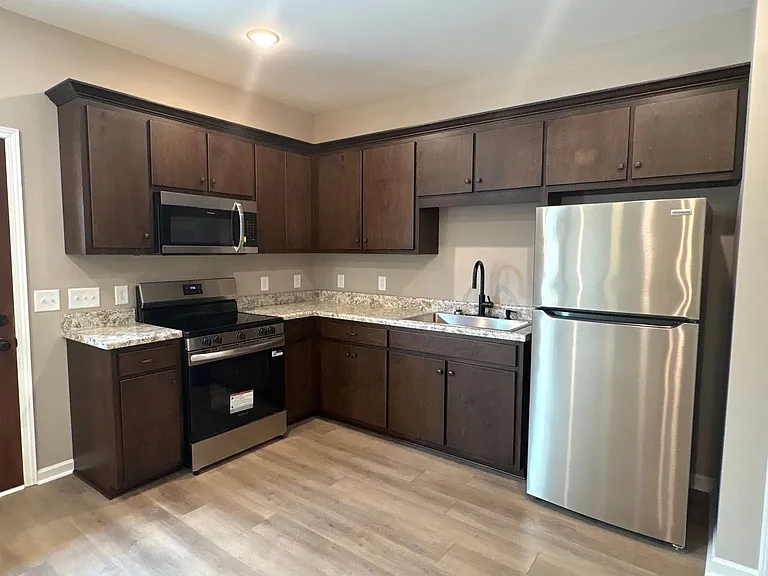 513 West End Circle — Photo 6