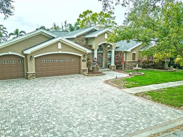 13922 Oak Forest Blvd N, Seminole, FL 33776