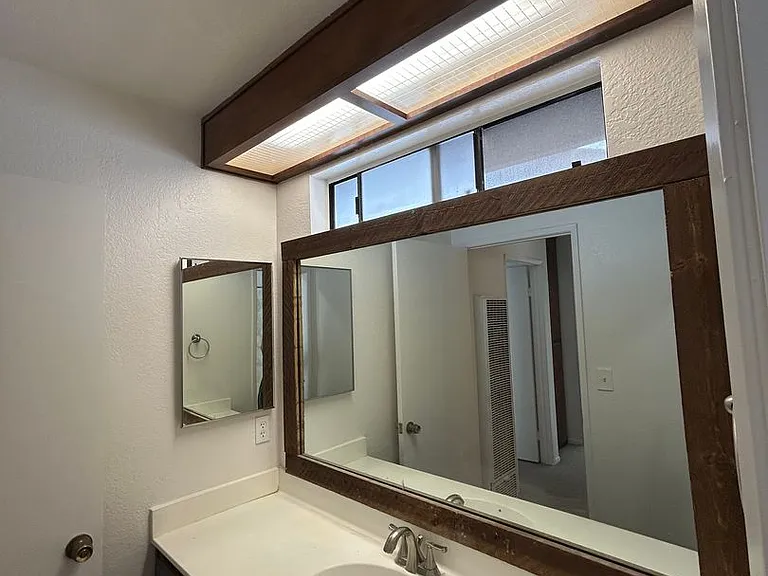 1460 Hornblend — Photo 13