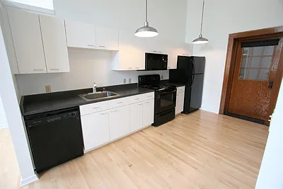 100 Broadway Blvd NE, Loft 209 - 1 — Photo 4