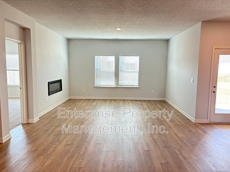 Building Photo - 250 Kipling Dr