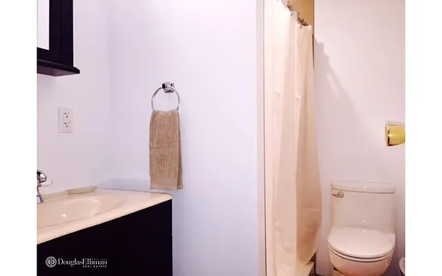 Rented by Douglas Elliman | media 7