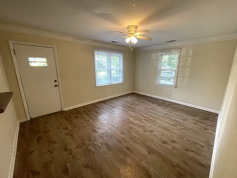313 Georgia Dr — Photo 6