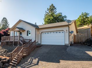 1344 NE Ridge Ave, Roseburg, OR 97470