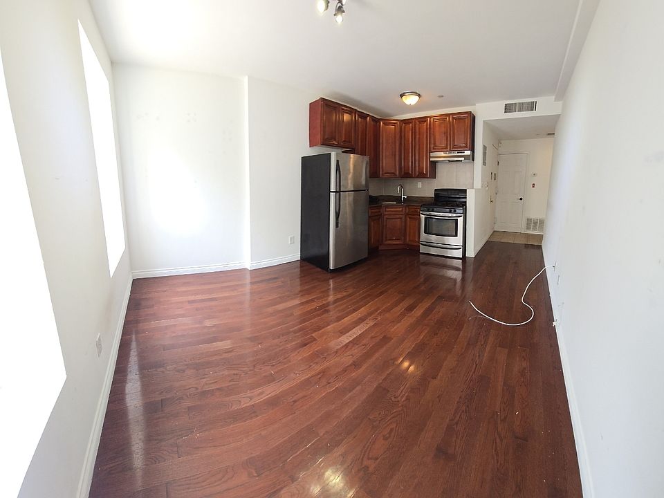 1st image of 2025 1st Ave APT 1F