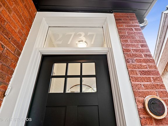 4th image of 2737 W Sunnyside Ave