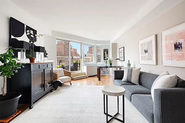 1st image of 101 W 12th St APT 10V