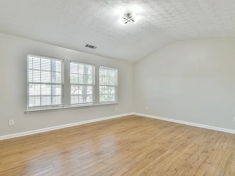 2529 Emma Way — Photo 24