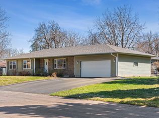 30825 Belair Dr, Lindstrom, MN 55045
