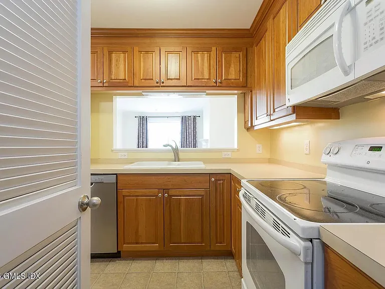 51 Forest Ave #61 — Photo 7