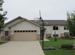 700 N Godwin Cir, Friendship, WI 53934