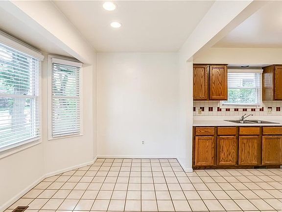 3362 Harvard Rd Royal Oak MI-print-011-19-3362 Harvard Road0