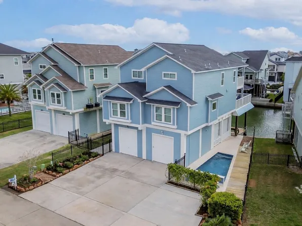 429 Jeanie Lynne Cir, Tiki Island, TX 77554