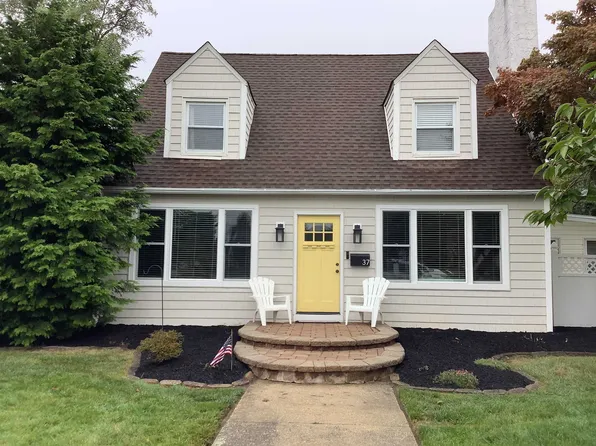 37 Putting Green Ave, Northfield, NJ 08225
