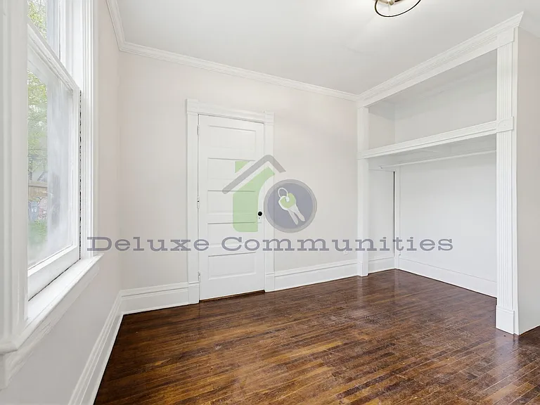 410 Eastern Ave SE — Photo 30
